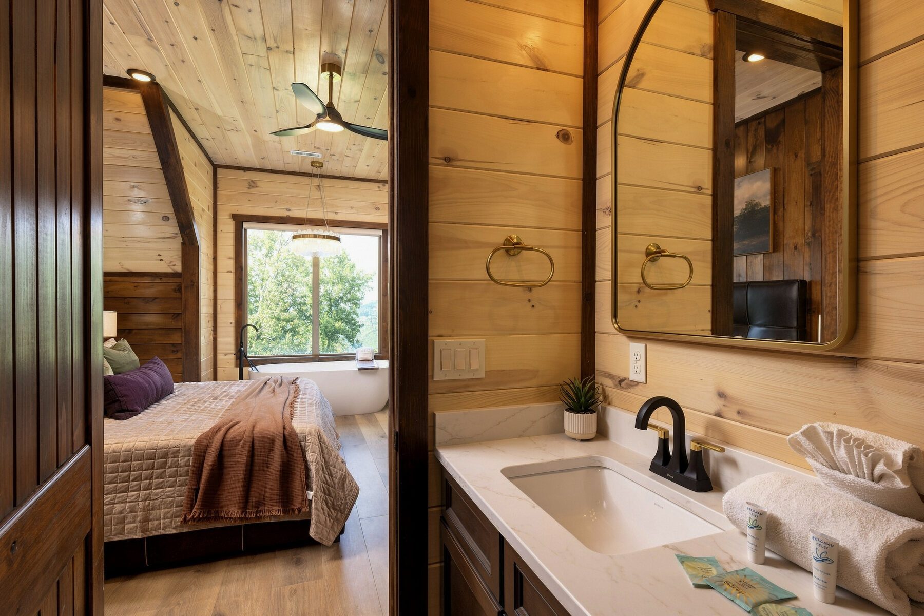 Bedroom suite connected to its ensuite bath