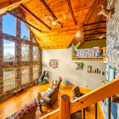 Living space of an MLS listing photographed in Dandridge TN