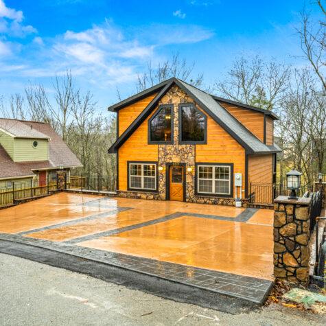 Front Exterior of a cabin STR Property photographed in Pigeon Fo