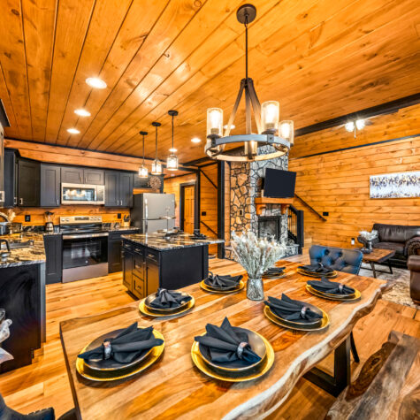 Dining area and open space of an STR property photographed in Pi