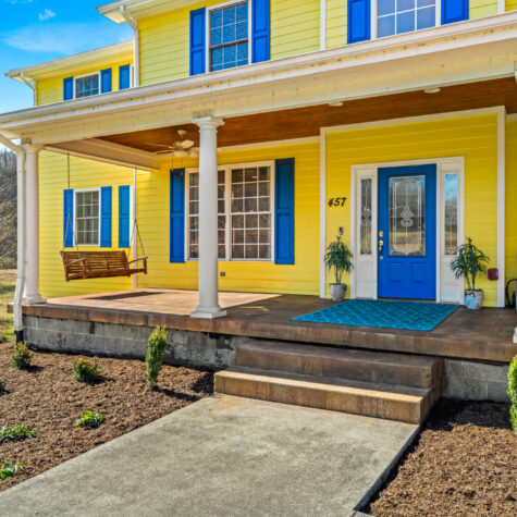 Front porch area, MLS listing photographed in Clinton TN