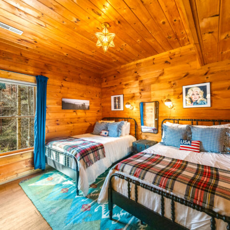 Bedroom shot of STR property photographed in Pigeon Forge TN