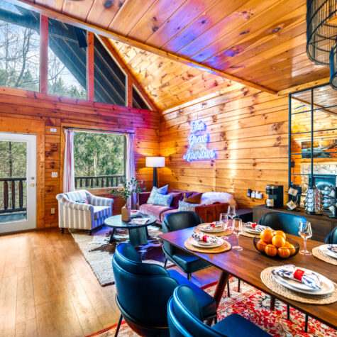 Dining area of a STR property photographed in Pigeon Forge TN