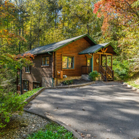 621-Gatlinburg-Falls-Way-Gatlinburg-TN-1