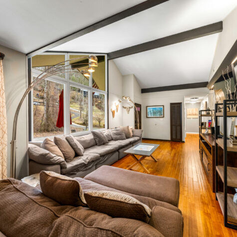 Livng space of MLS listing in Gatlinburg TN