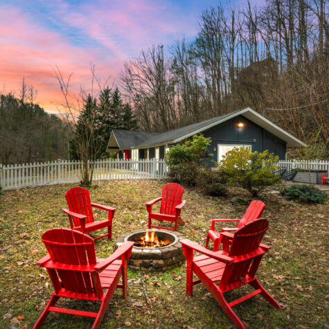 outdoor sitting area, STR vacation property, photographed in Gat