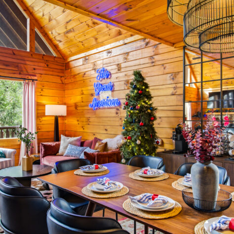 Holiday Living Room - 1624 West Ski View Drive, Sevierville, Tennessee