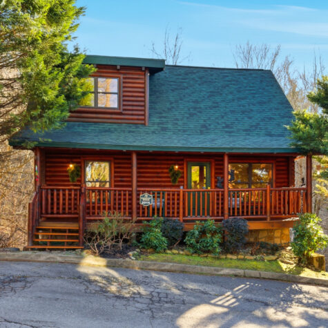 Cabin Exterior - 2016 Bear Creek Way, Pigeon Forge, Tennessee
