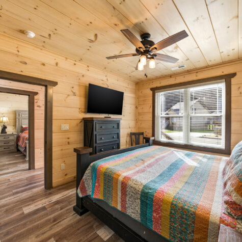King Bedroom - 3124 Cherokee Valley Drive, Pigeon Forge, Tennessee