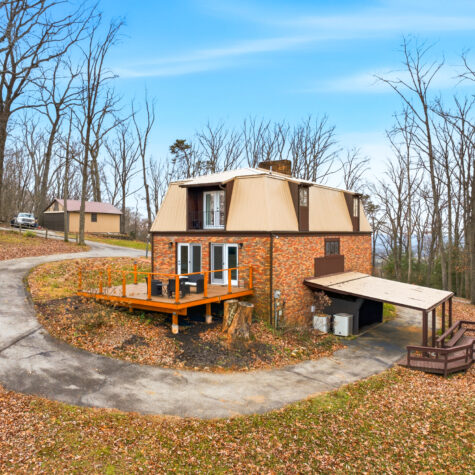 Exterior front shot of a real estate listing in Jefferson City TN