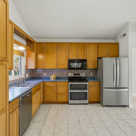 Kitchen with Wood Cabinets and Stainless Appliances &ndash; Maryville Tennessee