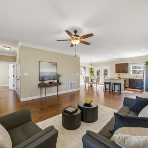 Open Concept Living Room and Kitchen &ndash; Clinton Tennessee Real Estate Photography