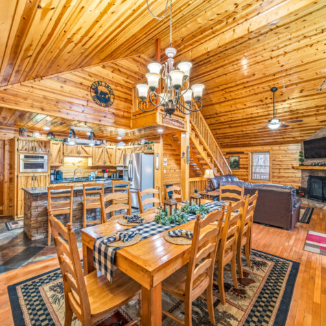 Open Concept Cabin Dining and Living Room &ndash; Sevierville Tennessee