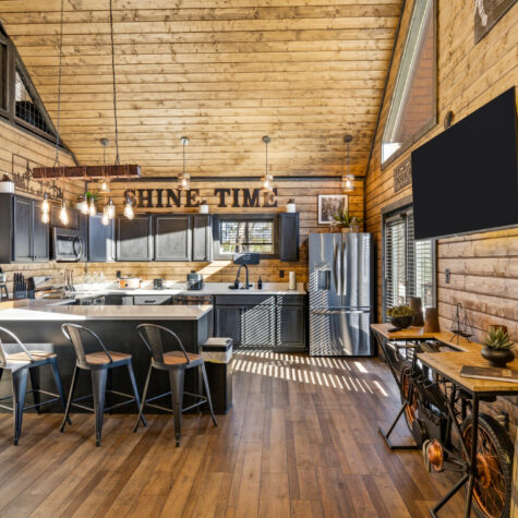 Rustic Cabin Kitchen with Island Seating &ndash; Sevierville Tennessee