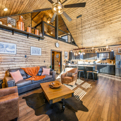 Open Concept Cabin Living Room and Kitchen &ndash; Sevierville Tennessee