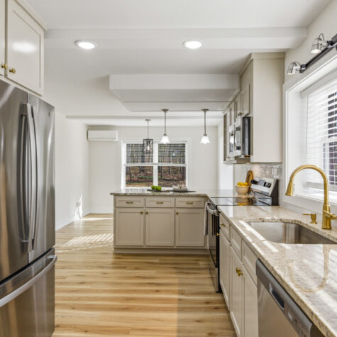 Modern White Kitchen with Granite Counters &ndash; Sevierville Tennessee