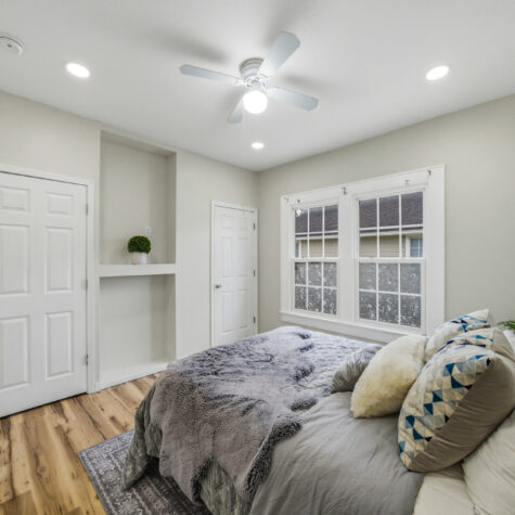 Bright Bedroom with Natural Light &ndash; Athens Tennessee