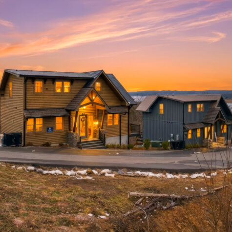 Luxury Cabin Exterior at Sunset &ndash; Sevierville Tennessee