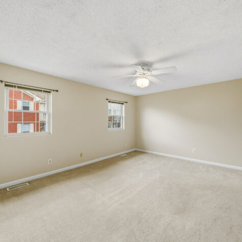 Carpeted Bedroom with Natural Light &ndash; Knoxville Tennessee