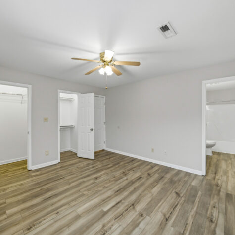 Spacious Bedroom with En Suite &ndash; Knoxville Tennessee Real Estate Photography