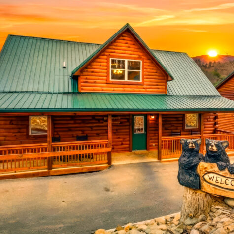 Log Cabin Exterior at Sunset &ndash; Pigeon Forge Tennessee