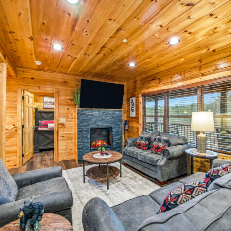 Rustic Cabin Living Room with Fireplace &ndash; Pigeon Forge Tennessee Real Estate Photography