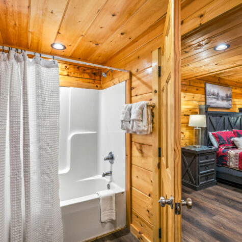 Cabin Bathroom with Tub Shower &ndash; Pigeon Forge Tennessee