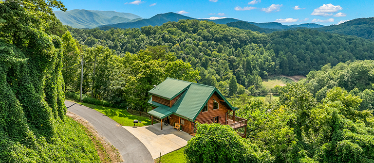 Aerial Drone shot of an STR listing in Sevierville TN
